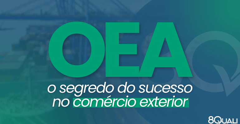 Banner azul com a seguinte frase escrita em verde claro: "Certificação OEA: o segredo do sucesso no comércio exterior"
